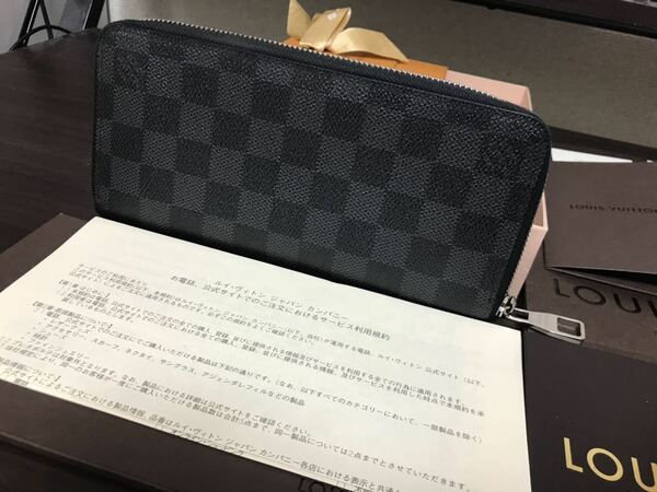 本物保証！美品！LOUIS VUITTON ＊黒ダミエ グラフィットヴェルティカルジッピー