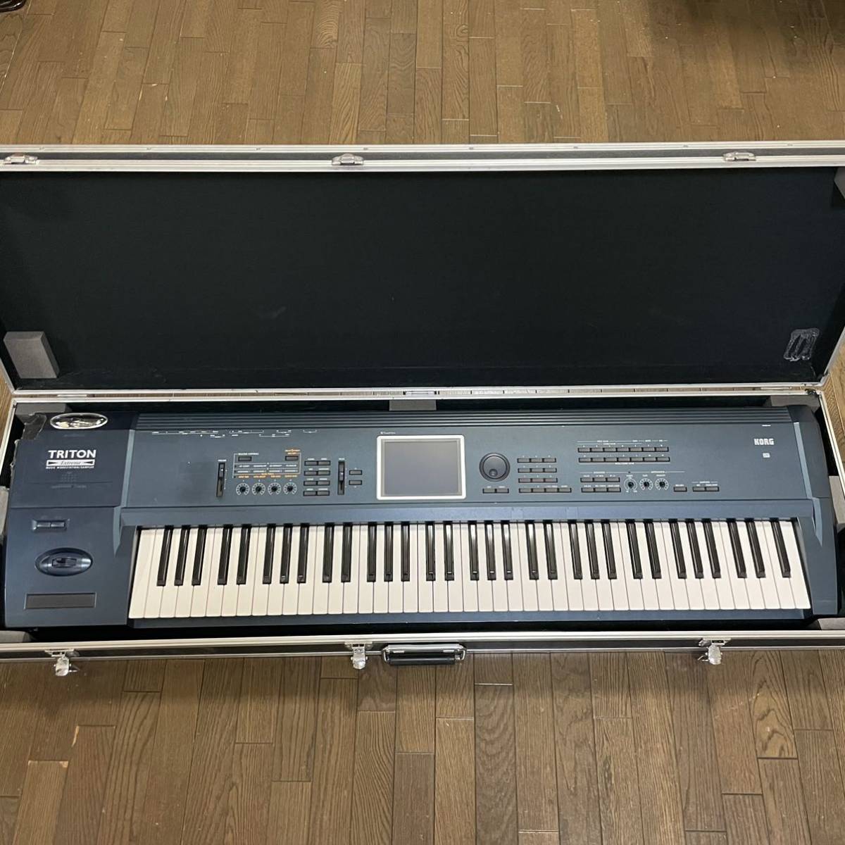 ヤフオク! -「korg triton extreme」(キーボード、シンセサイザー