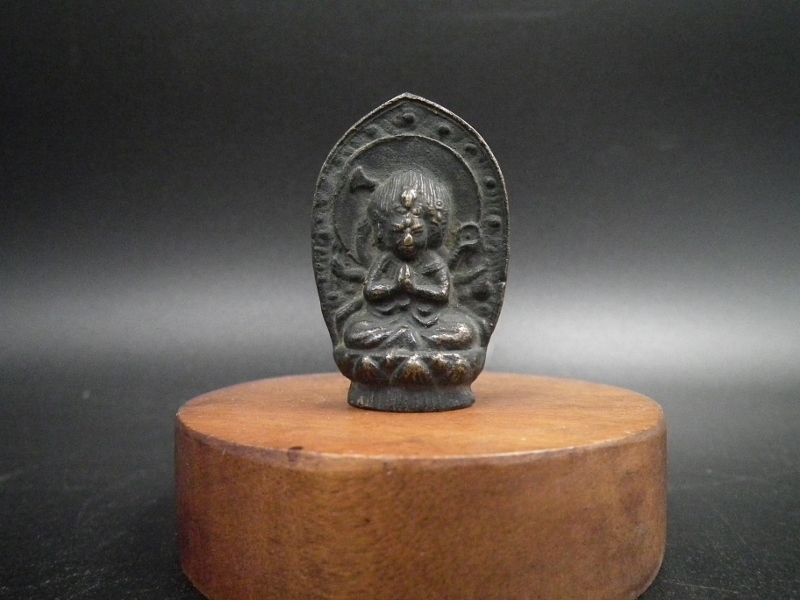 ヤフオク! -「兜」(彫刻、オブジェ) (美術品)の落札相場・落札価格