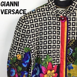 【人気】GIANNI VERSACE ジャケット イタリア製 裏地あり 肩パッドあり 総柄 シルク100％ マルチカラー USAサイズ8 /S4370