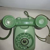 レトロ電話機　ダイヤル式東芝600-A2色G　ダイヤル式緑ツートンカラー電話機　可動します_画像2