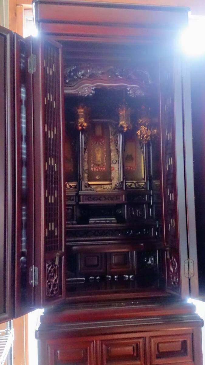 唐木仏壇の値段と価格推移は?|1件の売買データから唐木仏壇の価値が