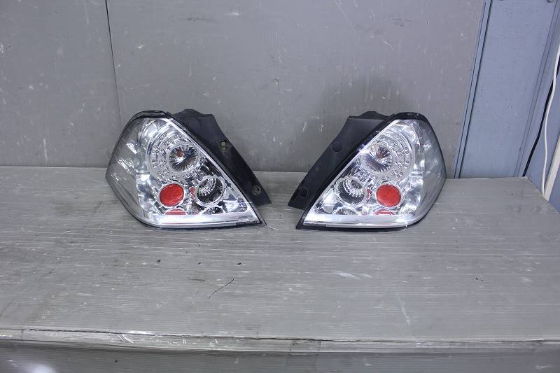 オデッセイ M 前期(RB1) 社外 TYC 破損無 取付OK 動作保証 テールランプ テールライト 左右 LED ブレーキランプ 11-A452 P027910