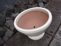 オフホワイト　スタンドカップ型　陶器鉢　約33XH23cm　未使用新品11*21_画像4
