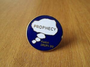 古いピンバッジ：Kodak DRUPA 90 PROPHECY コダック 広告 カメラ ピンズ #O