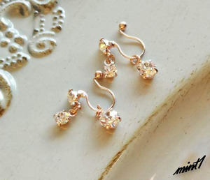 [ Kirakira swaying ] earrings lady's Swarovski rhinestone non hole pink gold fake earrings accessory 