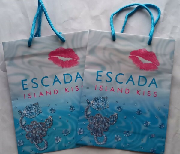 ESCADA ISLAND KISS 　ショップ袋2枚まとめて