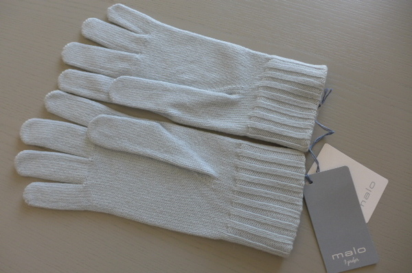新品 送料無料 即決 イタリア製 malo カシミヤ100％ 柔らか ライトブルー 手袋 ニットグローブ サイズM(日本サイズLほど)