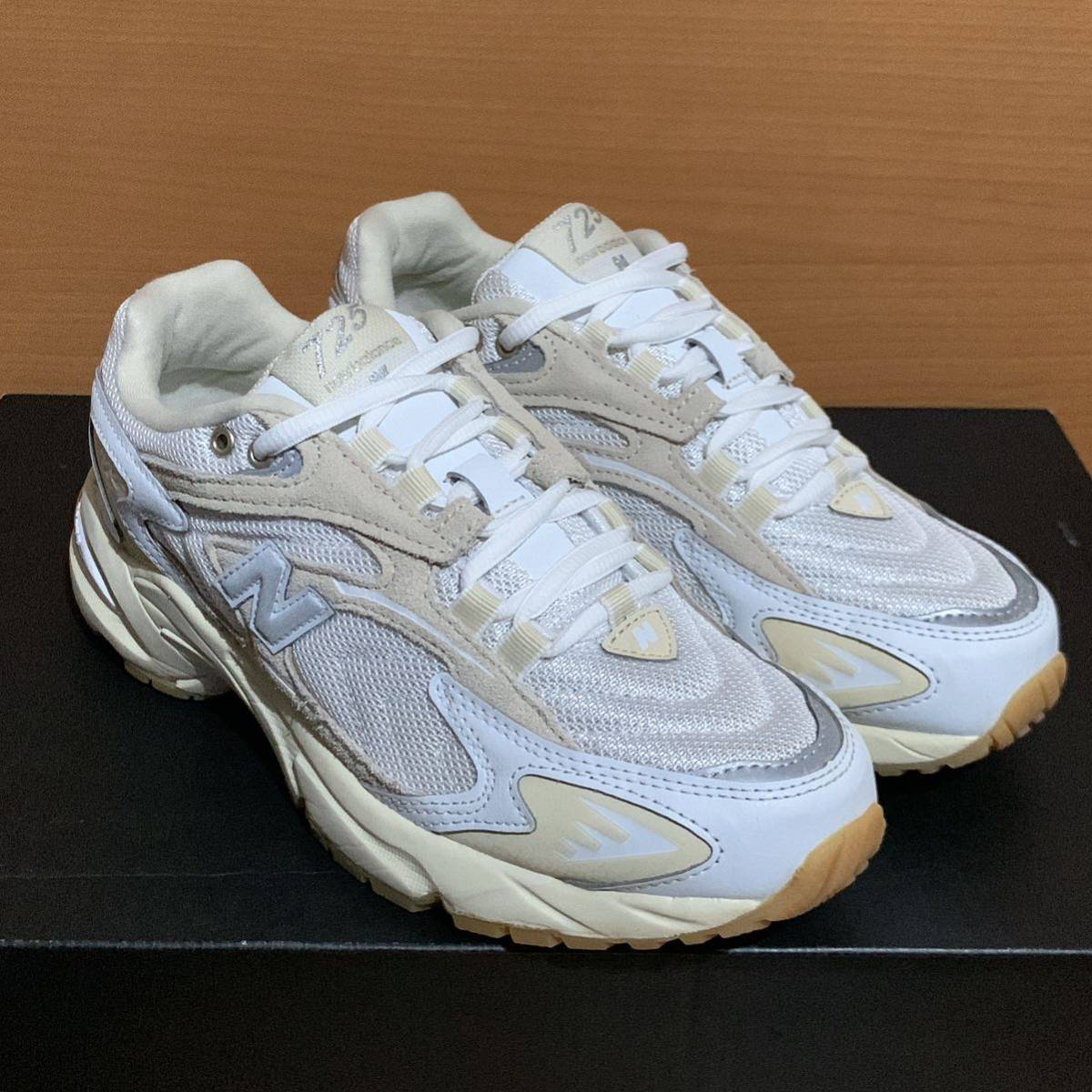 新品 New Balance ニューバランス ML725ベージュ 24cm www