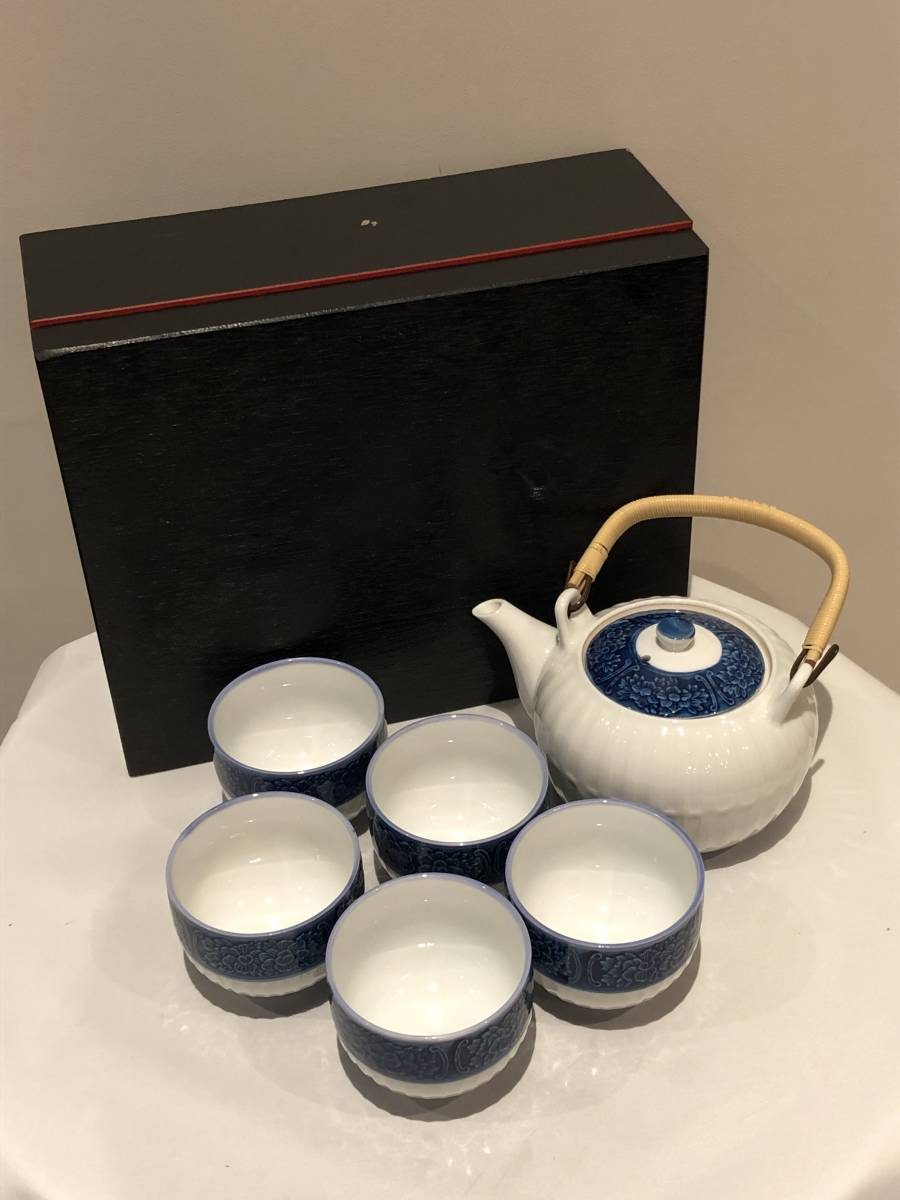 ヤフオク! -「有田焼 茶器セット」の落札相場・落札価格 送料無料特別価格 566 未使用 湯呑蓋付5 有田焼 薩摩 茶器セット 急須1 食器