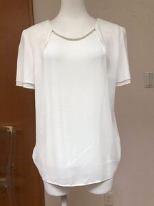 パーソンズ(ANCHOR WOMAN)オフ白パールネックレス付きとろみカットソー13号美品　person’s