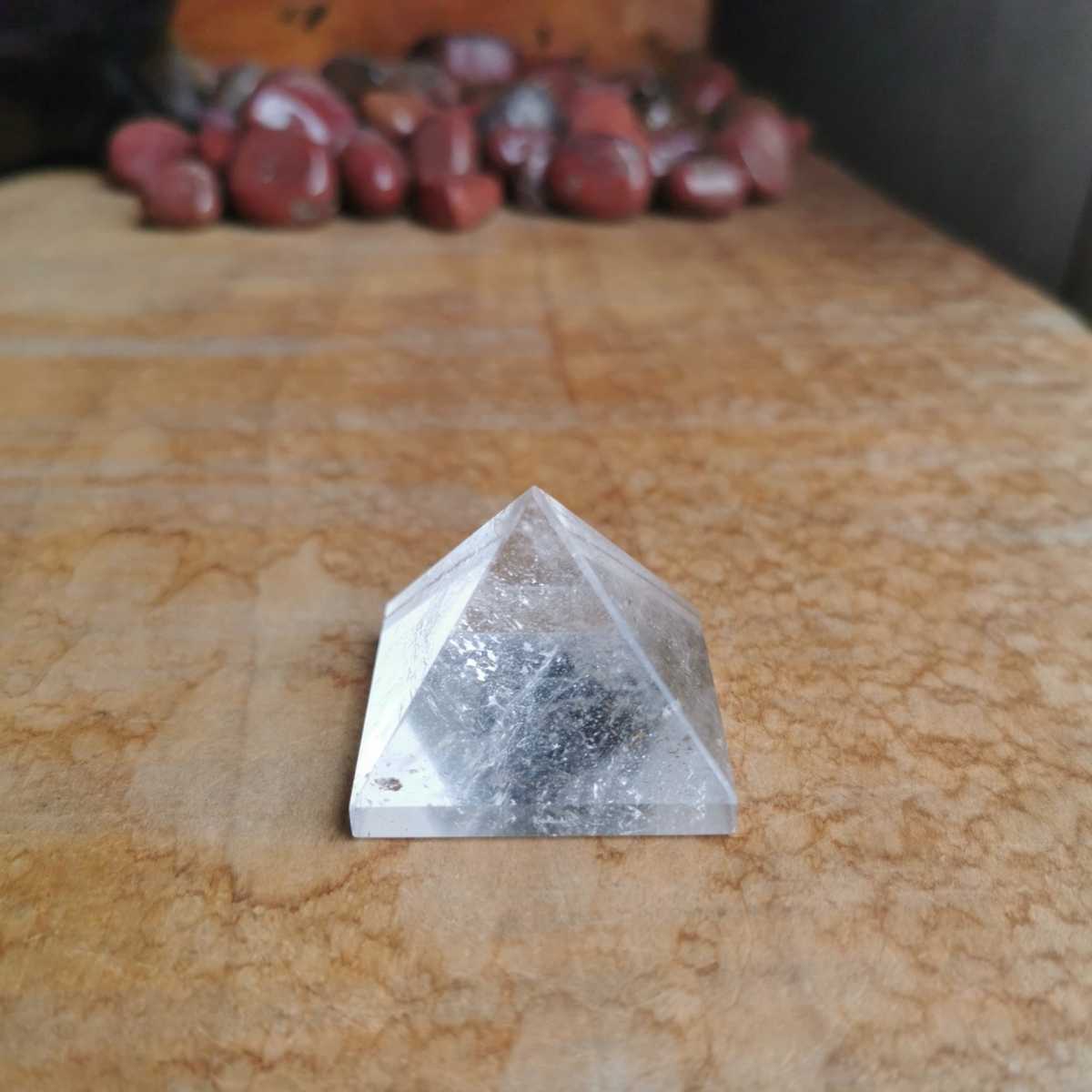 シールに】 クオーツ・クリスタル 水晶 四角錐ピラミッド型 約26g