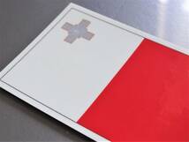 1■_マルタ共和国国旗ステッカー Sサイズ 5x7.5cm 1枚即買■Malta Flag sticker decal ヨーロッパ 高耐久耐水シール EU_画像1