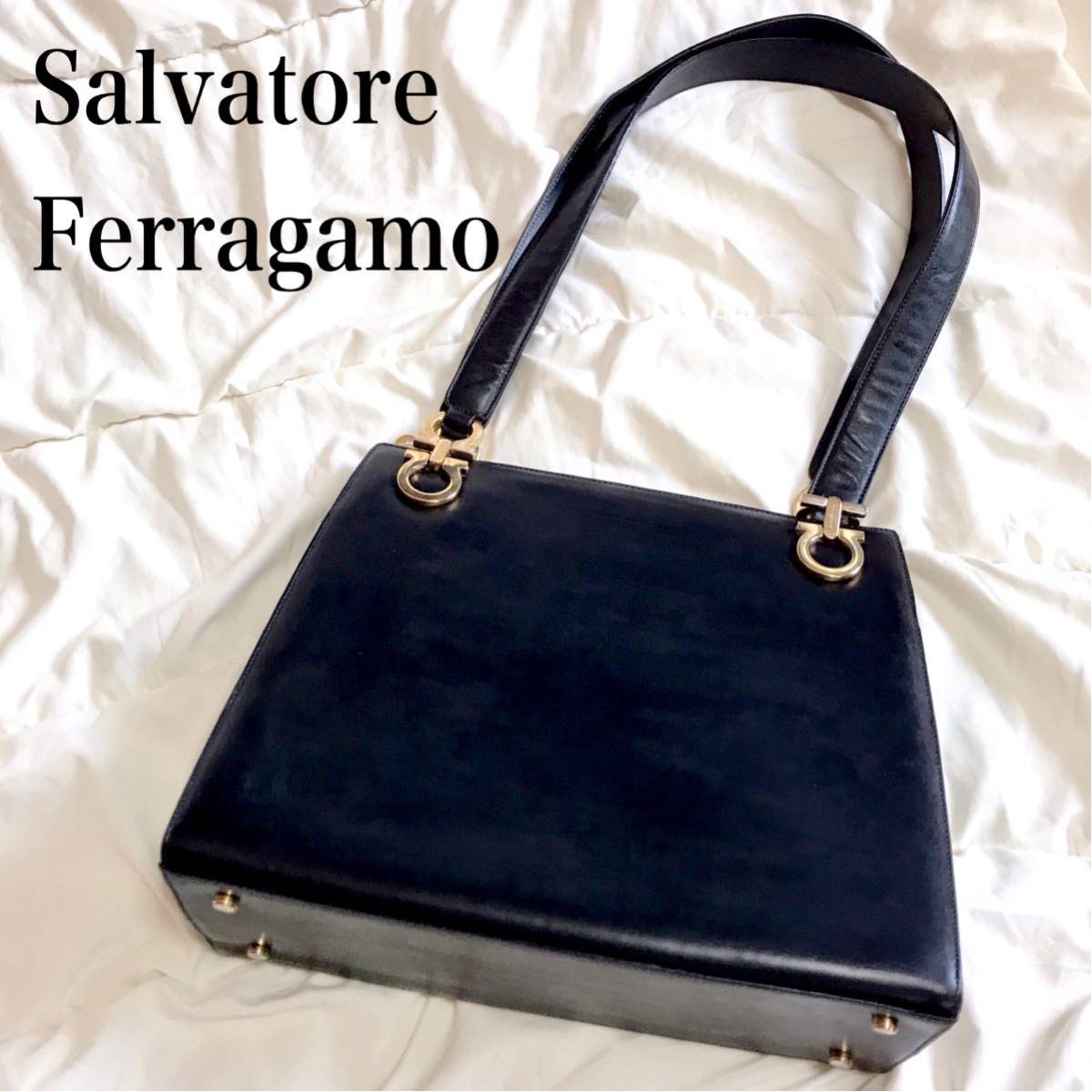 美品!Salvatore Ferragamo ショルダーレザーバッグ ブラック
