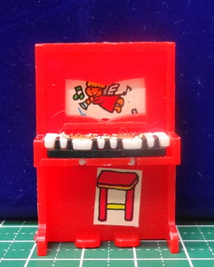 [ at that time thing ]. cape Glyco Glyco. extra plastic organ ( red ) Showa Retro / piano / musical instruments / miniature / freebie *1813