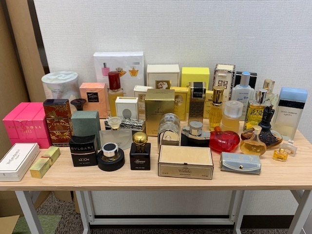 ヤフオク! -「大量まとめ売り」(香水、フレグランス) の落札相場・落札価格 激安特販 新品未開封まとめ売り☆ 香水 香水(女性用)