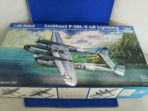 プラモデル トランぺッター 1/32 Lockheed P-38L-5-LO Lightning