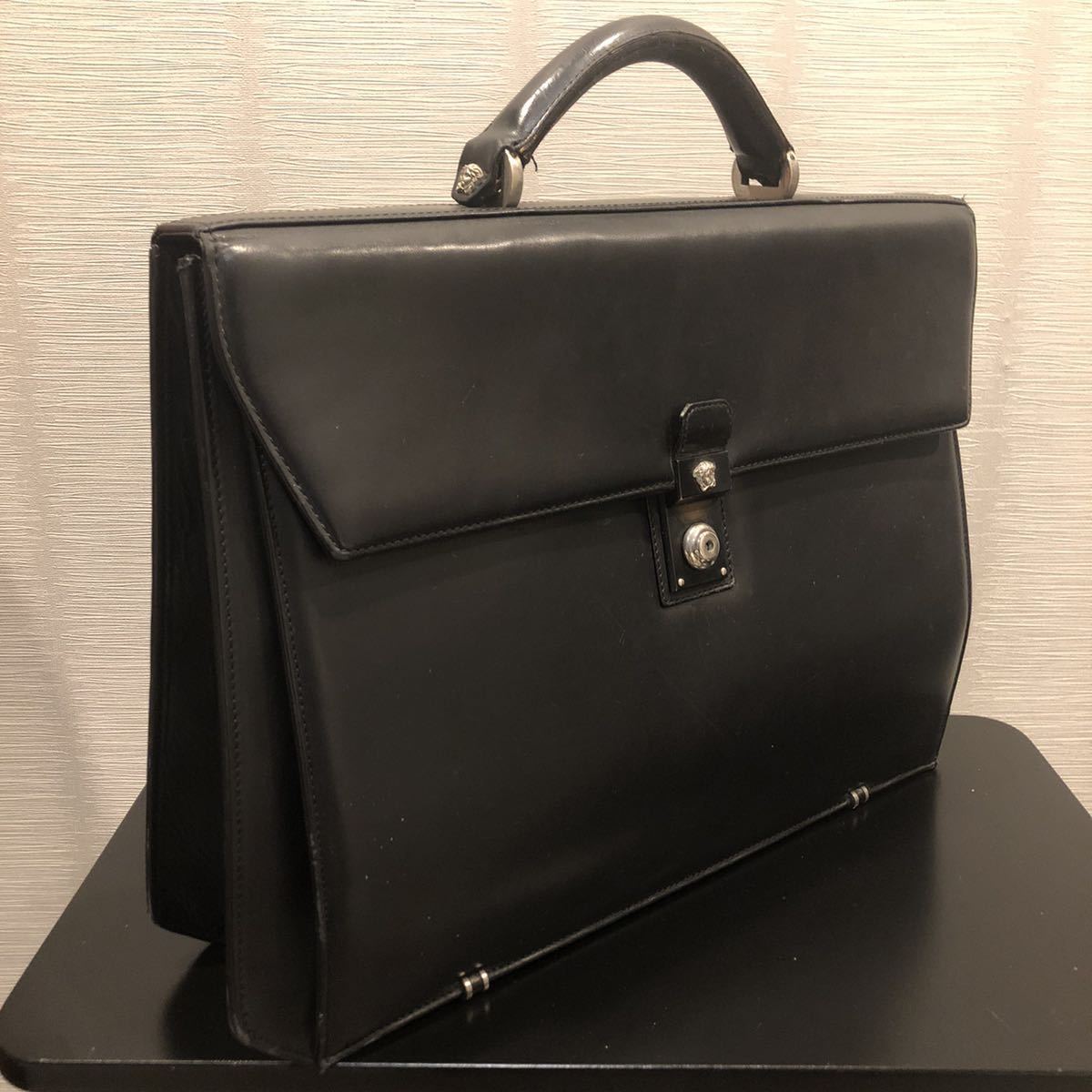 ヤフオク! -「ヴェルサーチ バッグ ビジネス」の落札相場・落札価格