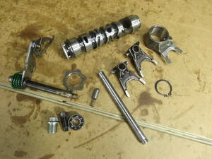 カワサキ ゼファー400　ZR400C エンジン部品　シフトフォーク　assy