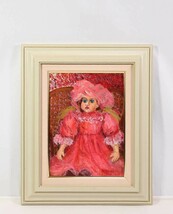 真作 中村佳世 1982年油彩「人形」画寸 24cm×33cm F4 大阪府出身 日本美術家連盟会員 真紅の衣装が素敵な可愛らしい西洋人形 5760_画像1