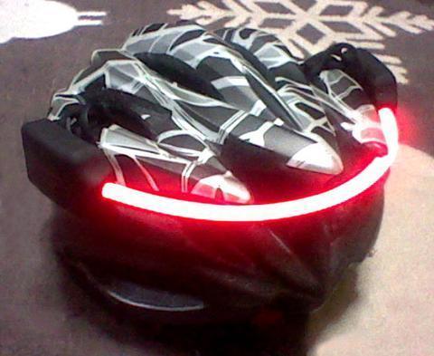 処分 ファイバー フレア レイザー ライト レッド LED 360°全方向/約300m先からでも視認可能 点灯/点滅の2モード 000563 ゆうメール使用可