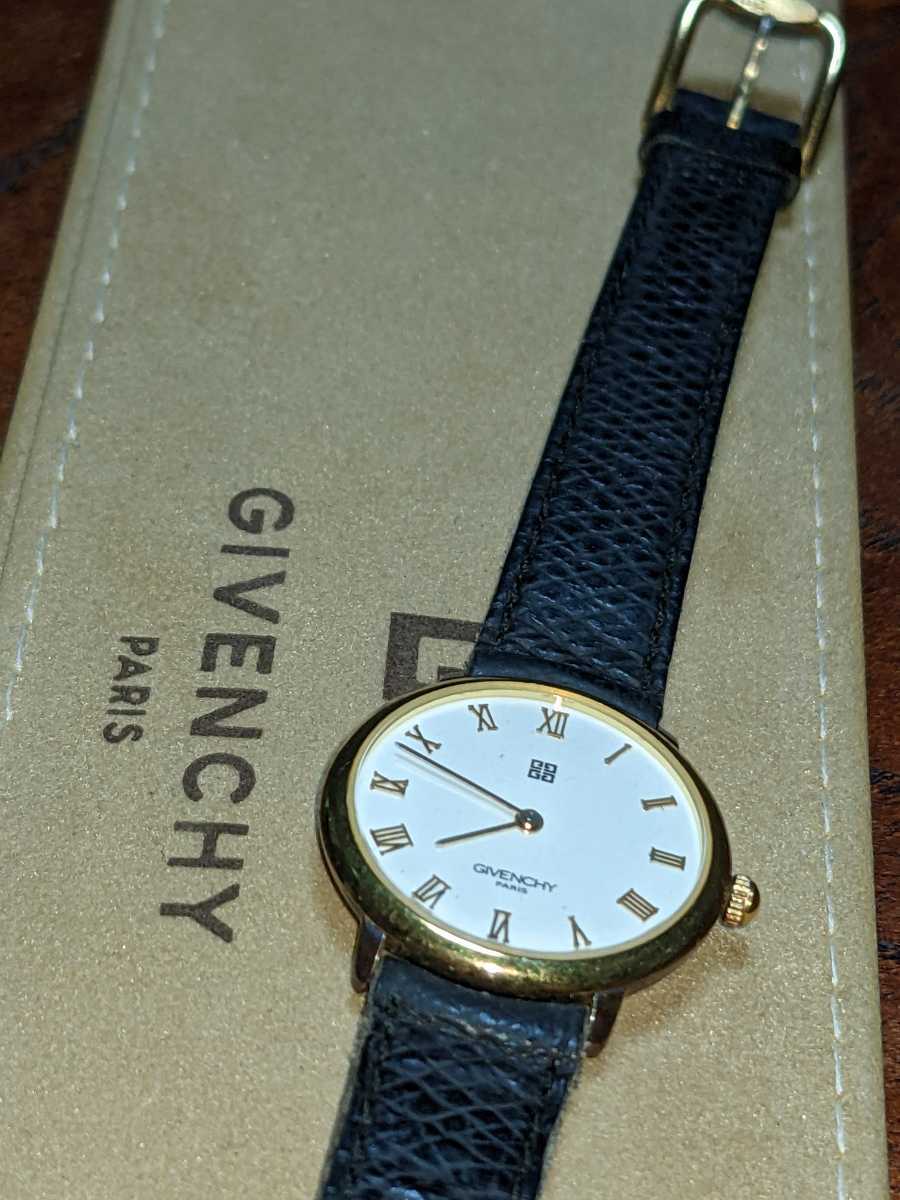 電池交換済み ジバンシー GIVENCHY 腕時計 レクタンギュラー
