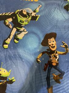 キャラクターシーツ　トーイストーリー　buzz woody アメリカ古着　リメイク　ハギレ　ゴムタイプ　約120x120