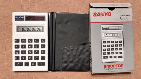 昭和レトロ 初期 SANYO アモルトン電卓(Amorphous Solar Battery) CX80 日本製 動作OK カバー付き 箱入り(箱裏に計算の仕方記載)