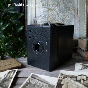 【鷹の眼を持つ黒い箱】イギリス アンティーク コダック ボックスカメラ 動作未確認◆◆Antique Box Camera PORTRAIT HAWKEYE No2 by KODAK