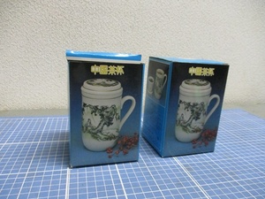 陶器製　中国　茶杯　2点（カトレア/梅）高さ10㎝　未使用/長期保管　検　コレクション　工芸　陶芸　CHINA　茶器