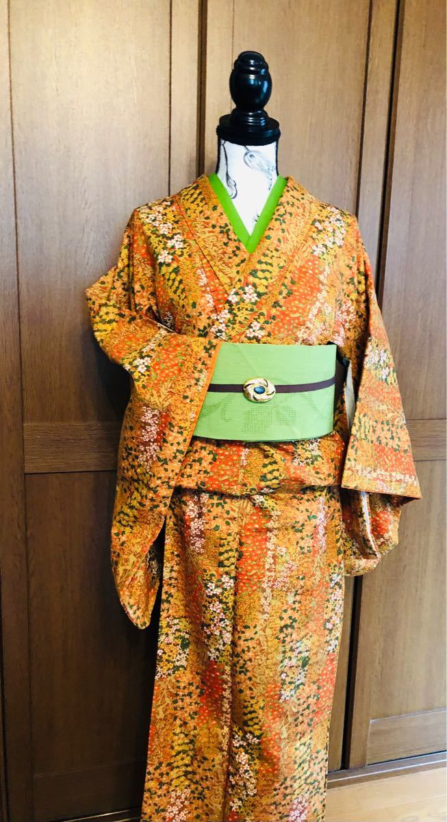 新品 縮緬 仕付け糸付“可愛らしいシルエットで花咲く椿”着物 小紋 85@-