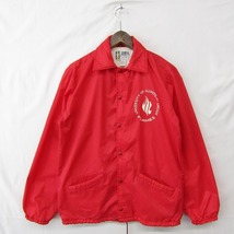 企業物 70s 80s サイズ S TROPHY JACKETS ナイロン コーチ ジャケット ブルゾン 裏地有 レッド 古着 ビンテージ 2O1626_画像1