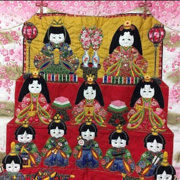 ひな壇手縫いタペストリー