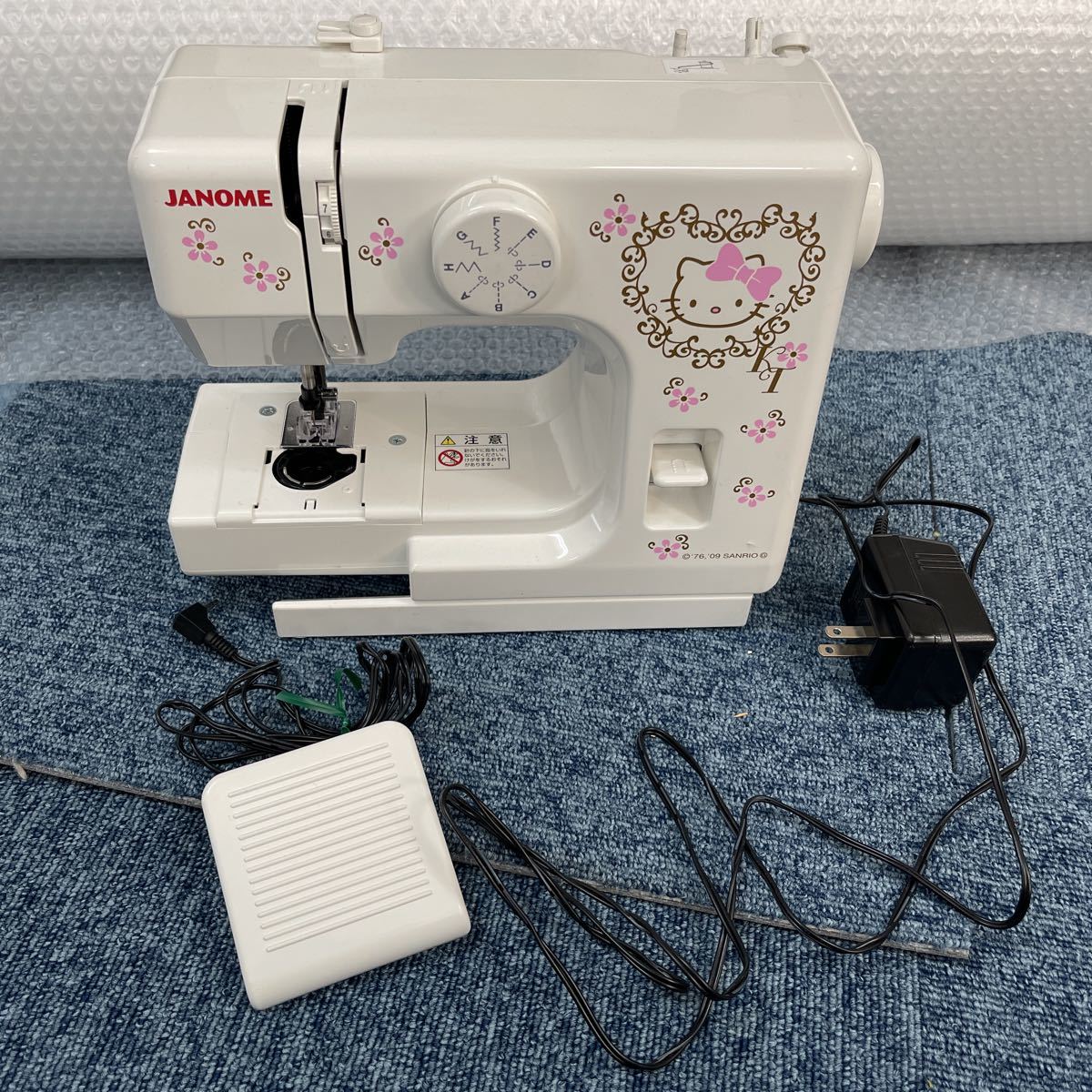 メール便可/取り寄せ 新品未使用 ジャノメ ハローキティコンパクトミシン KT35 通販 ジャノメ janome KT-35 電動ミシン サンリオ ハローキティ KT35