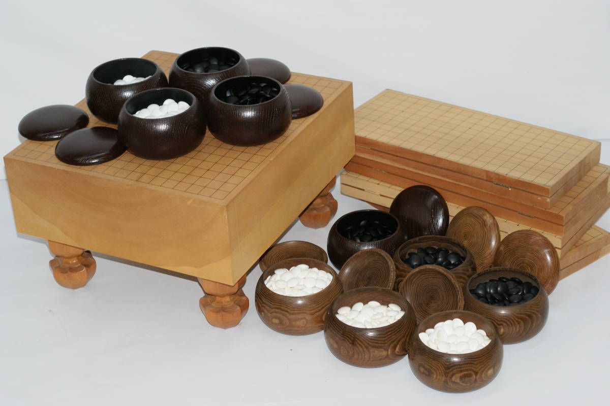 最高 国産本榧四方柾 碁盤 碁笥 碁石 本蛤碁石 那智黒碁石 一式 H