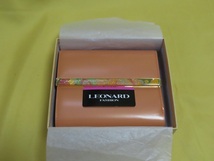 LEONARD（レオナール）　レディース用折財布　箱付き　未使用品_画像7