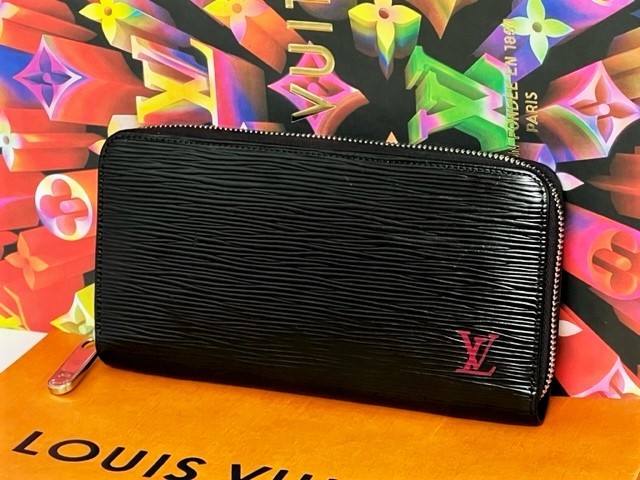 ヤフオク! - ブランド別の中古品・新品・古着一覧