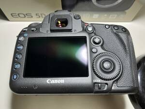 未使用　ほぼ新品3★EOS 5Ds R ボディ　一眼レフカメラ CANON(キヤノン)　ショーケース内展示品　約5060万画素　送料無料