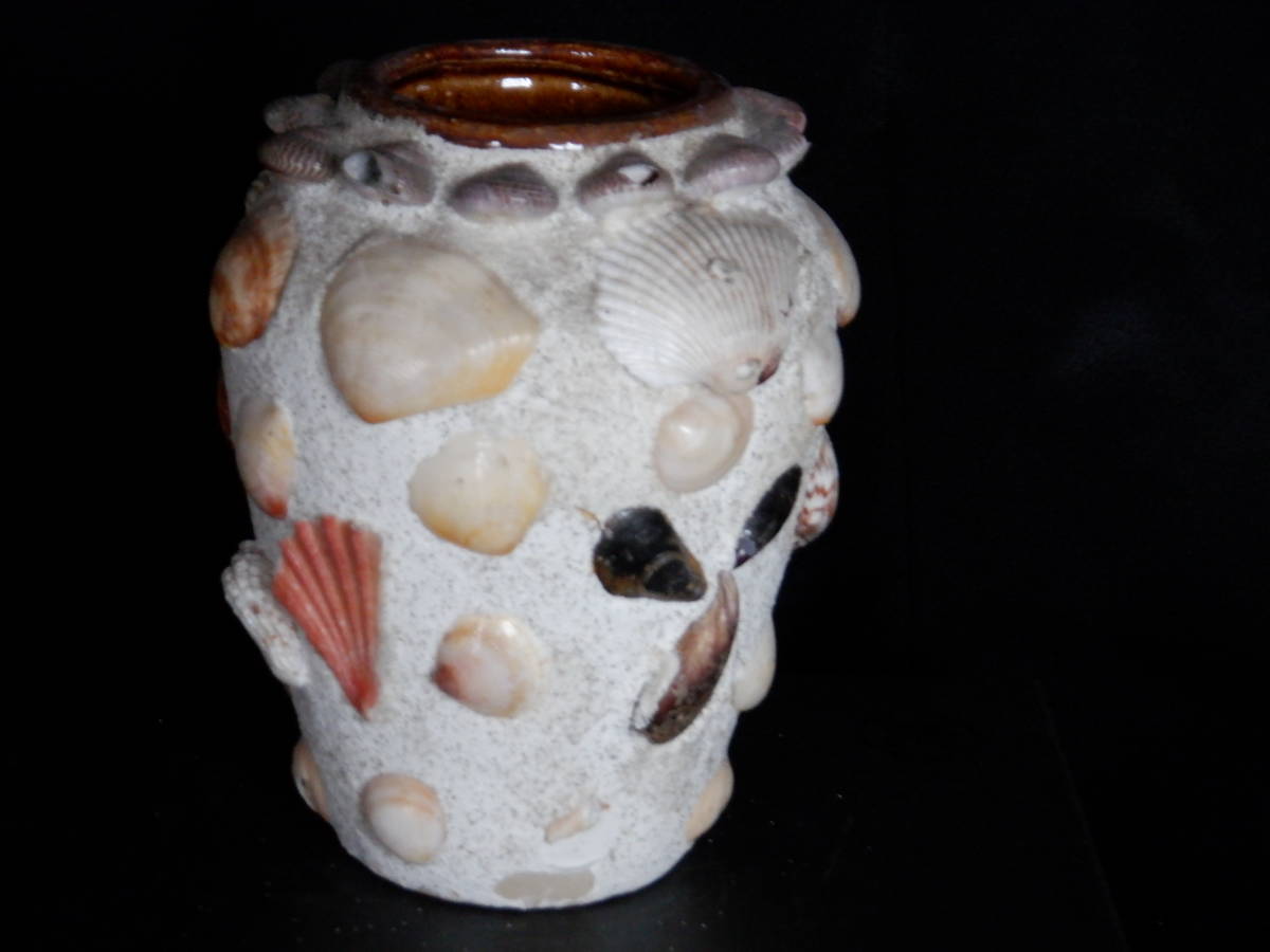 Krug, Vase, Blumenvase, verziert mit echten Muscheln, Stifthalter, Innenobjekt, handgefertigt, Einzelstück, Möbel, Innere, Innenausstattung, Vase