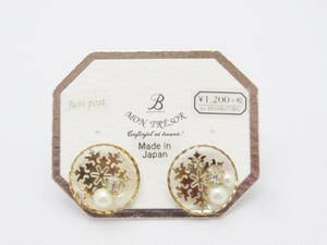  snow. crystal snow flakes round motif resin post earrings made in Japan 