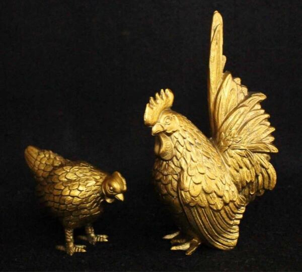 本日特別価格 G043 置物　鶏　二匹　雄鶏　雌鶏 金色 非鉄　金属製 古美術 
