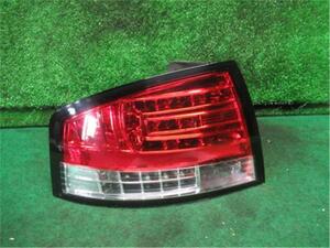  Audi Audi A4 { 8EALT } left tail lamp P10300-21014496