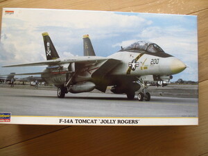 ハセガワ　1/72 F-14A Tomcat 'Jolly Rogers カルトグラフデカール付き（内袋未開封、新品）