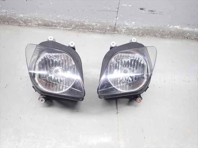 激安通販ショッピング ホンダ MF06 フォルツァ 純正ヘッドライトユニット 左右セット ホンダ MF06 フォルツァ 純正ヘッドライトユニット 左右セット