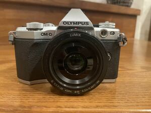 OLYMPUS OM-D E-M5 MARKⅡ レンズ2個付き