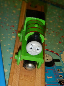  wooden Thomas the Tank Engine pa-si-