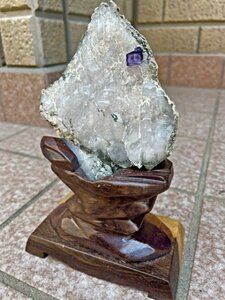 大幅値下げ　カッコいい原石　大自然が作り出した芸術品　宝石質の美しいフローライト結晶共生　フローライトと水晶母岩共生原石　190g