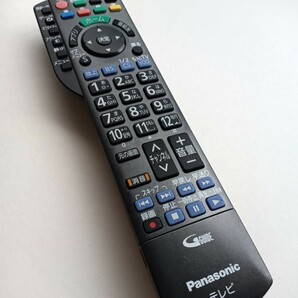 Panasonic テレビリモコンN2QAYB000983 中古美品！