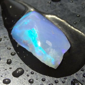 【原石標本】天然ブラックオパール 約2.8ct【ライトニングリッジ産】品番:2210111