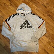 アディダス　adidas パーカー　グレー　2XOサイズ_画像1